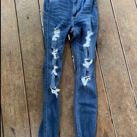 Hollister Jeans - Picture 1 of 3